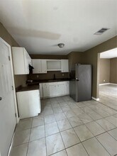 2125 Kingsdale Dr in Deer Park, TX - Building Photo - Building Photo