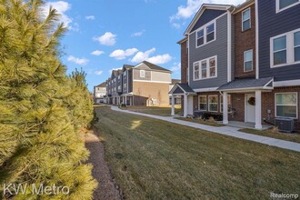 5931 Stella Dr in Troy, MI - Building Photo - Building Photo
