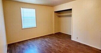 1 Bedroom & 2 Bedroom Apartments in Hamilton, TX - Building Photo