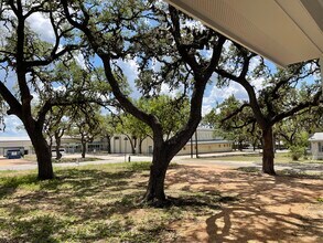1219 Mesquite St in Blanco, TX - Building Photo - Building Photo