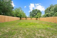 835 Paul Quinn St photo'