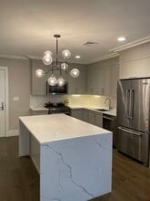 214 Market St, Unit 206 in Boston, MA - Building Photo - Building Photo
