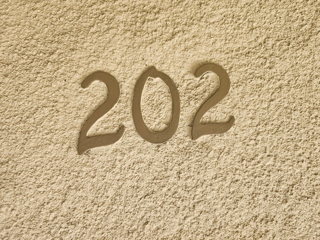 13754 Mango Dr in Del Mar, CA - Foto de edificio - Building Photo