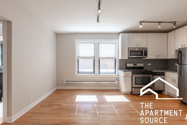 2424 N Kedzie Blvd, Unit 106 in Chicago, IL - Building Photo - Building Photo