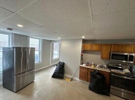 33 Providence St, Unit 33 Providence St, Worcester, MA 01604 UNIT #1 in Worcester, MA - Building Photo