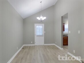 1335 Loren Circle in Clarksville, TN - Building Photo - Building Photo