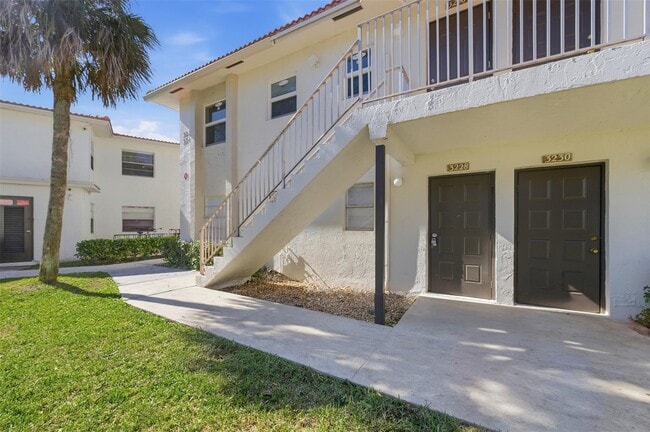 3228 Coral Ridge Dr