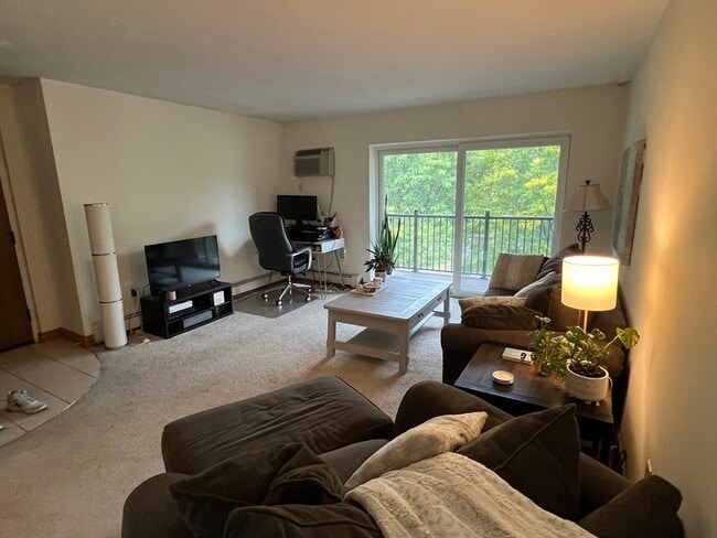 2366 Commonwealth Ave in Newton, MA - Building Photo - Building Photo