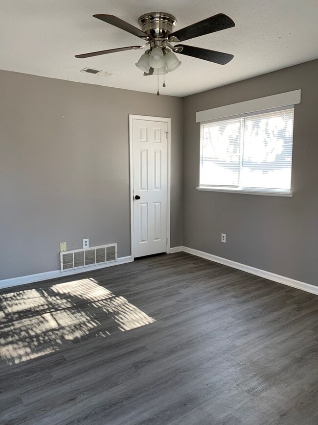 property at 1810 Fairlane Ave