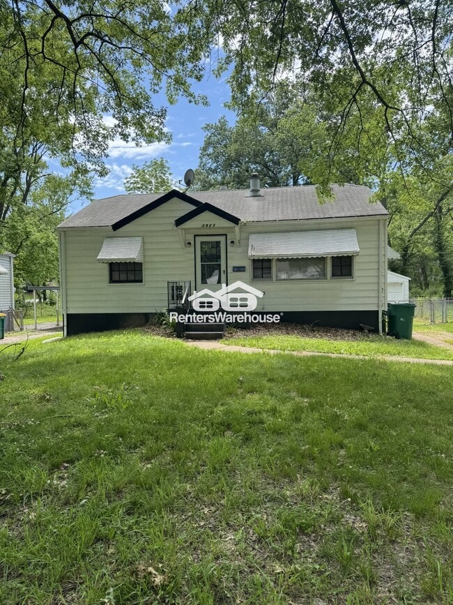 property at 1921 Falcon Dr