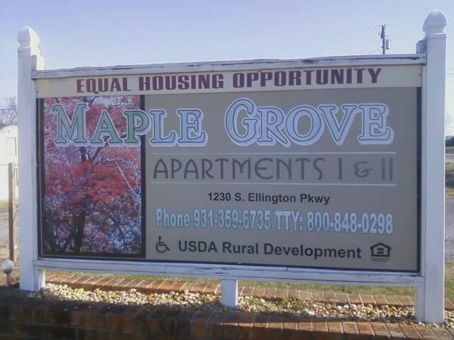 Maple Grove in Lewisburg, TN - Foto de edificio