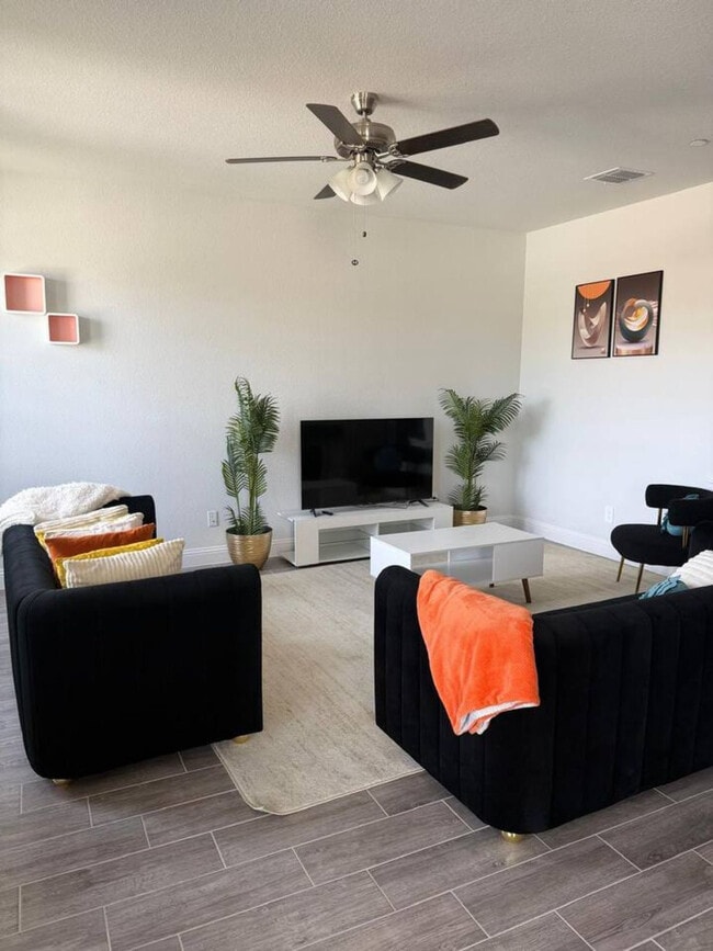 6000 Bursey Rd in Watauga, TX - Building Photo - Building Photo