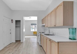 104 Mulcaster St in Barrie, ON - Building Photo - Building Photo