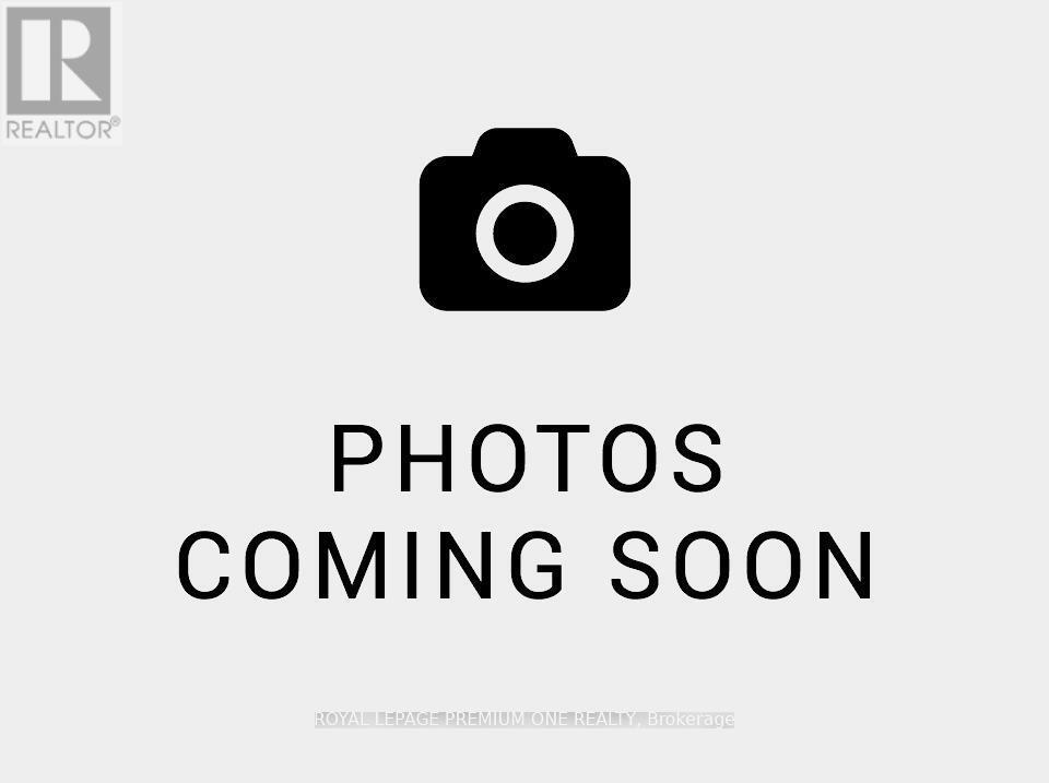 704 Arthur Parker Ave in Woodstock, ON - Building Photo