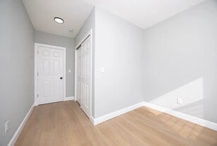 667 Glenmore Ave in Brooklyn, NY - Building Photo