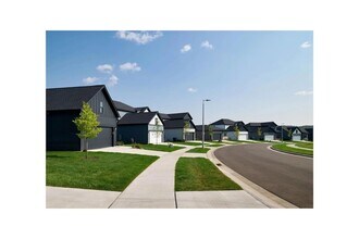 2127 Preserve Dr NW in Rochester, MN - Building Photo - Building Photo