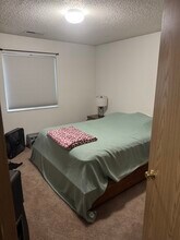 137 S Scott Blvd in Iowa City, IA - Building Photo - Building Photo