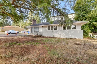 6225 SE 128th Ave in Portland, OR - Building Photo - Building Photo