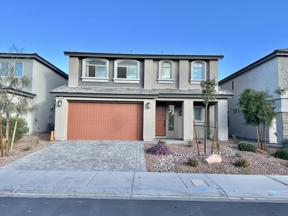 8732 S Black Cordon Rd in Las Vegas, NV - Building Photo
