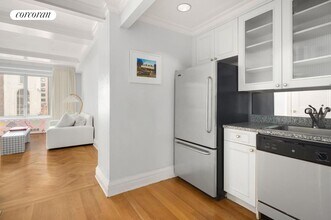 502 Park Ave in New York, NY - Building Photo - Building Photo