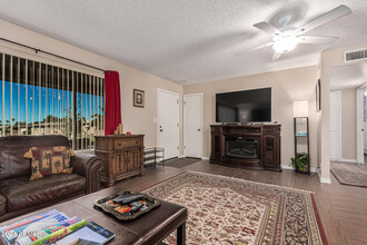 849 N 67th Pl in Mesa, AZ - Foto de edificio - Building Photo