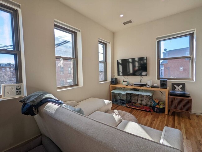 100 Pearl St, Unit 13