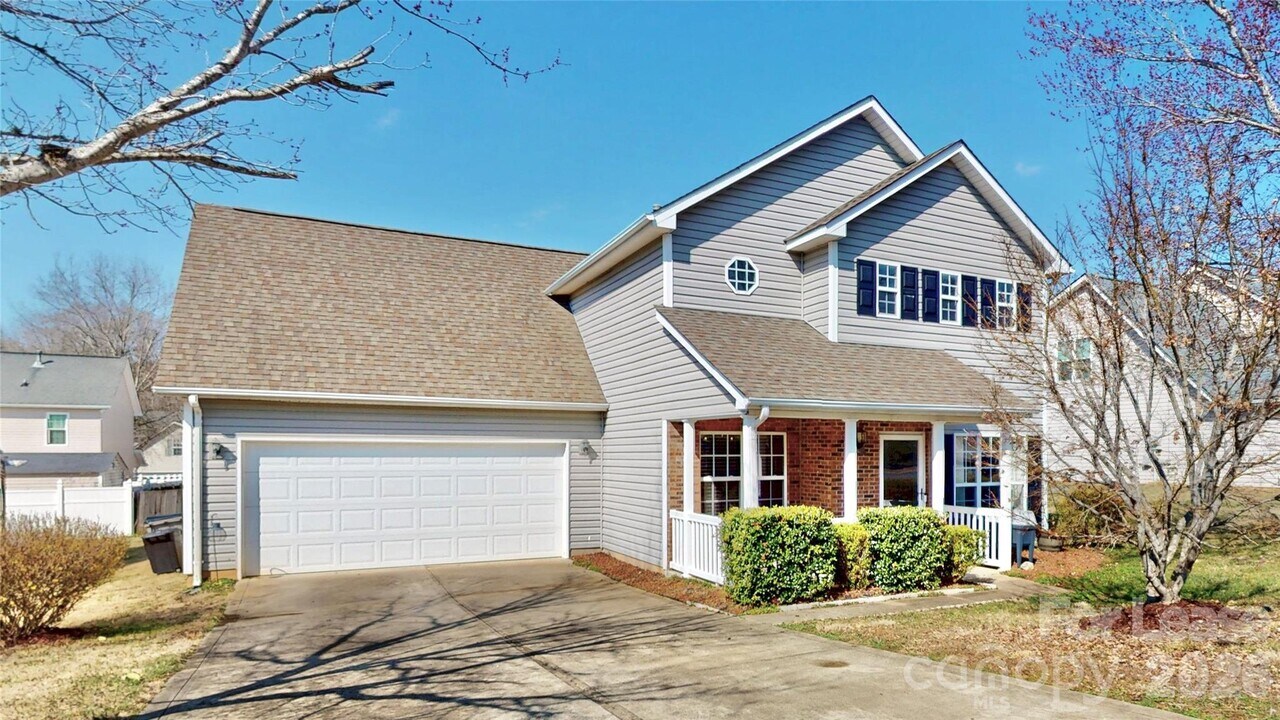 447 Fawnbrook Ln in Gastonia, NC - Building Photo