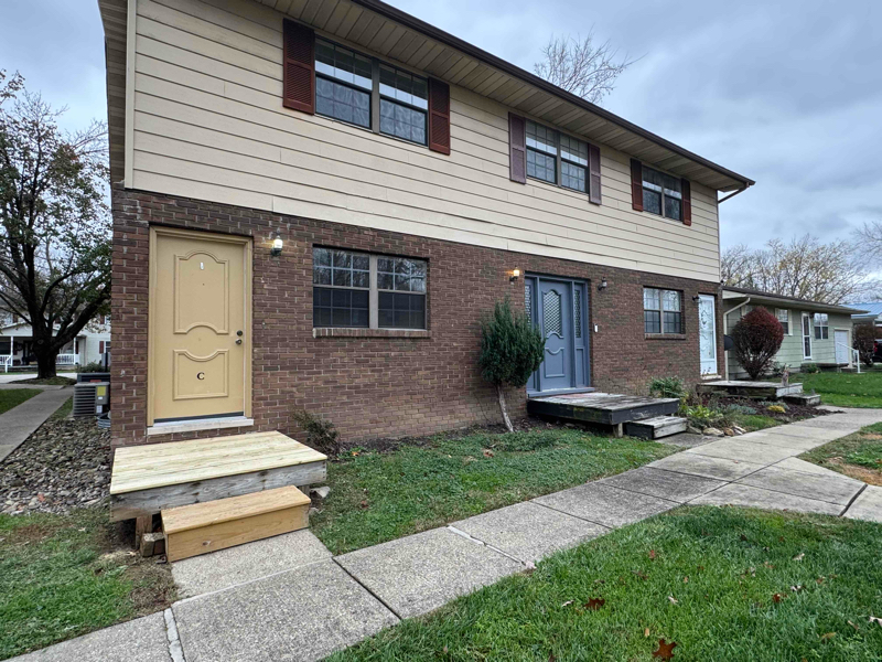 8 Garden Ln in Huntington, WV - Building Photo