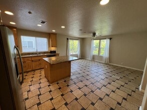 324 Vista Roma Way in San Jose, CA - Building Photo - Building Photo