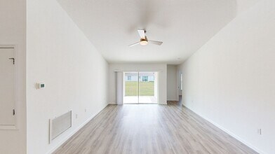 23 Seward Trail E in Palm Coast, FL - Foto de edificio - Building Photo
