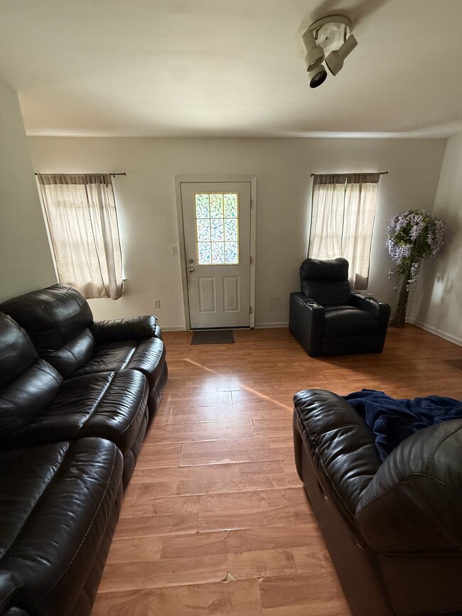 107 Front St, Unit 1 in Dunellen, NJ - Building Photo - Building Photo