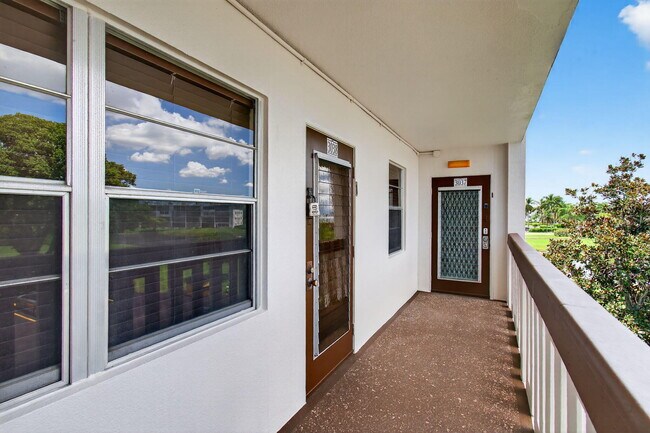 3038 Hythe A in Boca Raton, FL - Foto de edificio - Building Photo