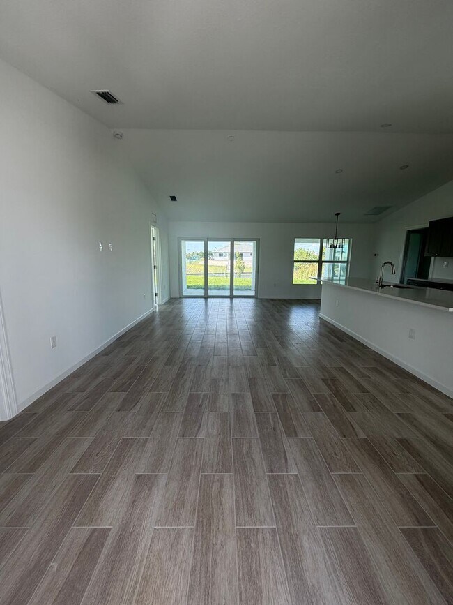 1301 NE 11th Terrace in Cape Coral, FL - Building Photo - Building Photo