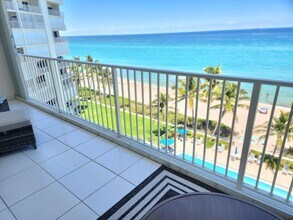 3101 S Ocean Blvd in Highland Beach, FL - Building Photo - Building Photo