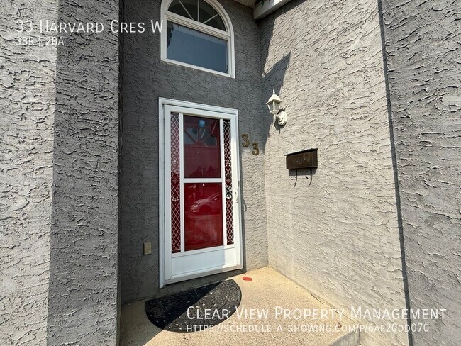33 Harvard Crescent W in Lethbridge, AB - Building Photo - Building Photo