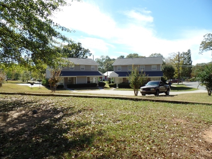 9 Bells Mill Rd in Heflin, AL - Foto de edificio