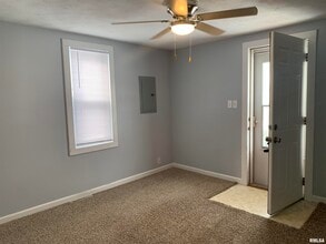 2006 E Cardinal Ct in Peoria Heights, IL - Building Photo - Building Photo