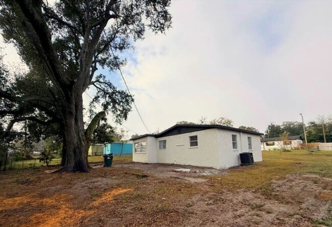 1729 Bush Ave in Lakeland, FL - Building Photo - Building Photo