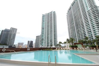 350 S Miami Ave, Unit 309 in Miami, FL - Building Photo - Building Photo