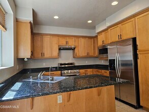 5616 Etiwanda Ave in Los Angeles, CA - Building Photo - Building Photo