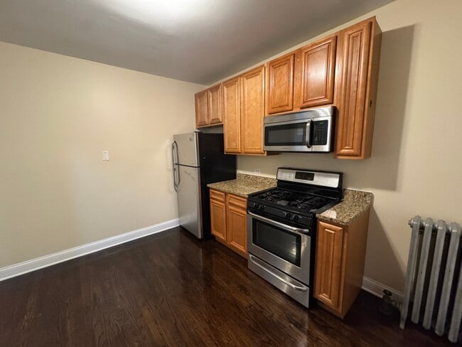 2510 N LeClaire Ave, Unit 2 in Chicago, IL - Foto de edificio - Building Photo