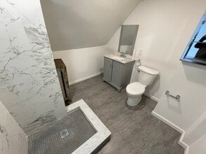 922 Richmont St, Unit 3 in Scranton, PA - Building Photo - Building Photo