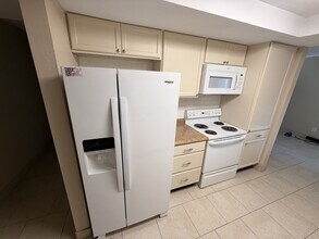 10489 113th St N in Largo, FL - Building Photo - Building Photo