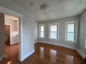 441 Broadway, Unit 441 in Somerville, MA - Building Photo - Building Photo