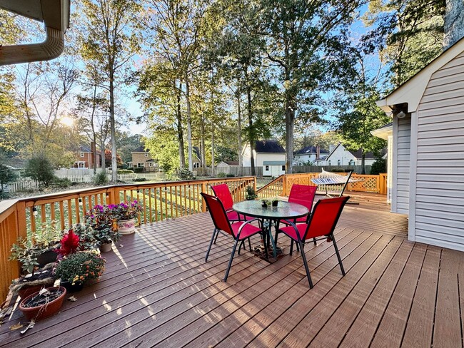 930 Forest Lakes Dr in Chesapeake, VA - Building Photo - Building Photo