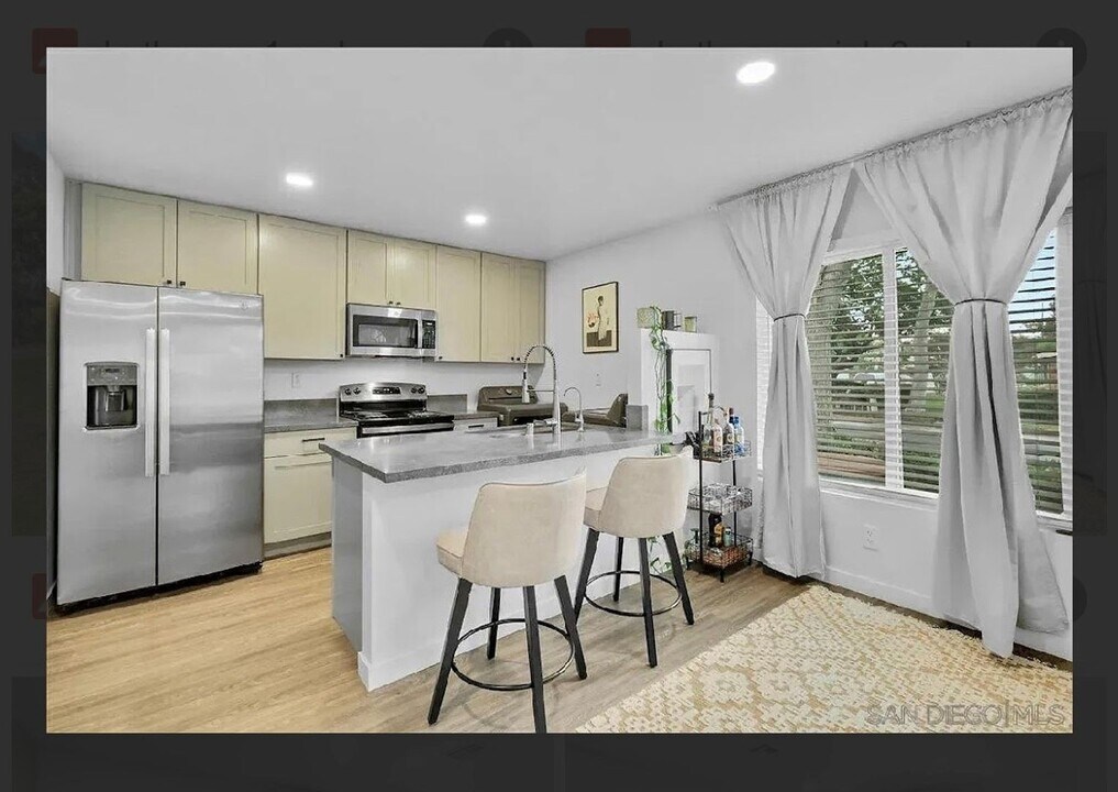 8090 Camino Kiosco in San Diego, CA - Building Photo