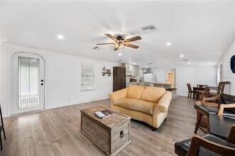 4218 Lake Hancock Rd in Lakeland, FL - Building Photo - Building Photo