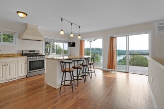33 Cornell Rd in Danbury, CT - Building Photo - Building Photo