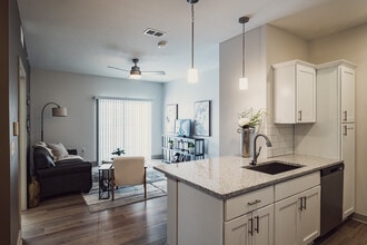 Midtown Apartments in Depew, NY - Foto de edificio - Interior Photo