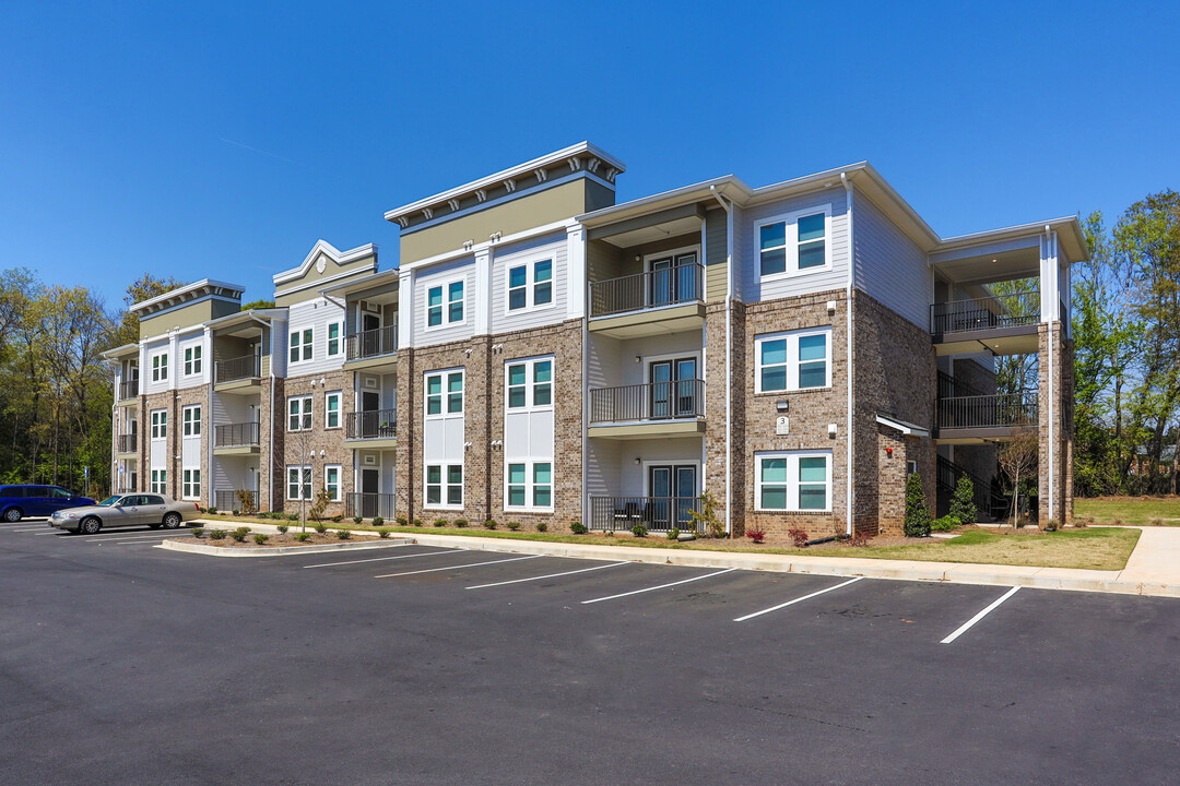 Crosswinds in Warner Robins, GA - Building Photo